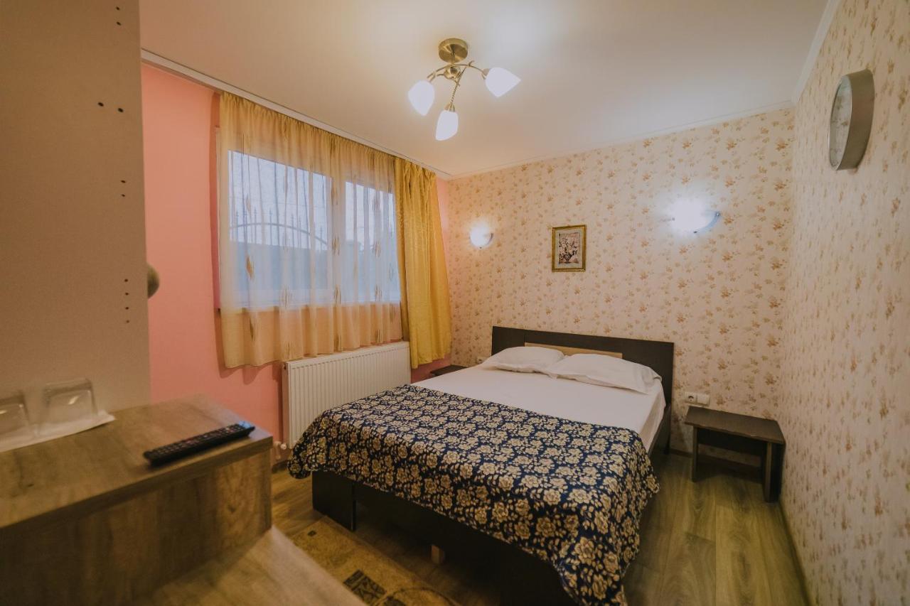 Hostel Denisa Μπουζάου Εξωτερικό φωτογραφία