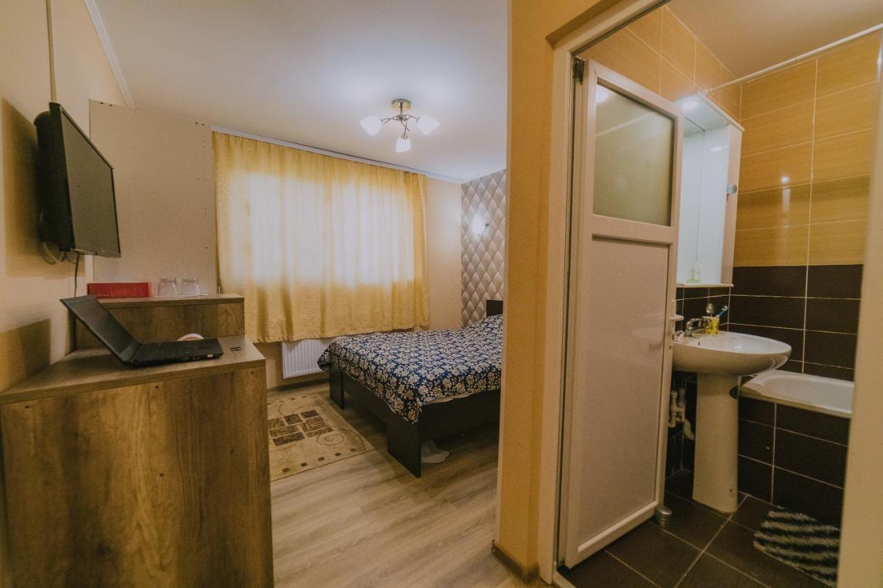 Hostel Denisa Μπουζάου Εξωτερικό φωτογραφία