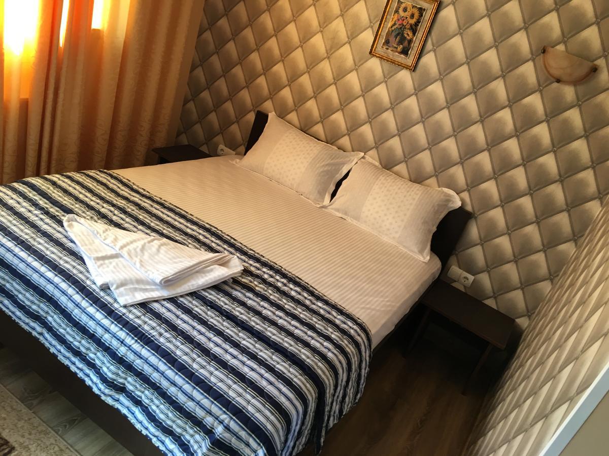 Hostel Denisa Μπουζάου Εξωτερικό φωτογραφία