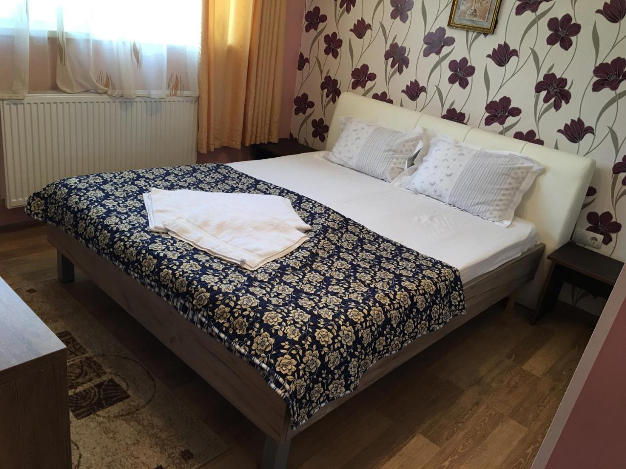 Hostel Denisa Μπουζάου Εξωτερικό φωτογραφία