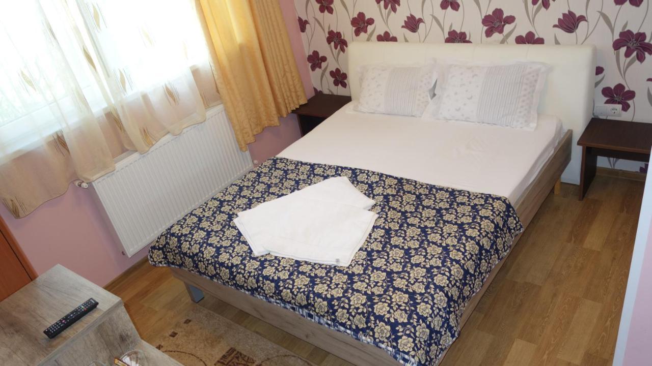 Hostel Denisa Μπουζάου Εξωτερικό φωτογραφία